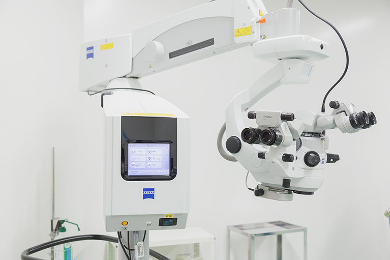 手術顕微鏡:OPMI Lumera700、眼底観察システム Resigt(CarlZeiss)